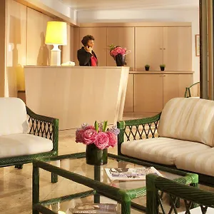 Au Pacific Otel Paris