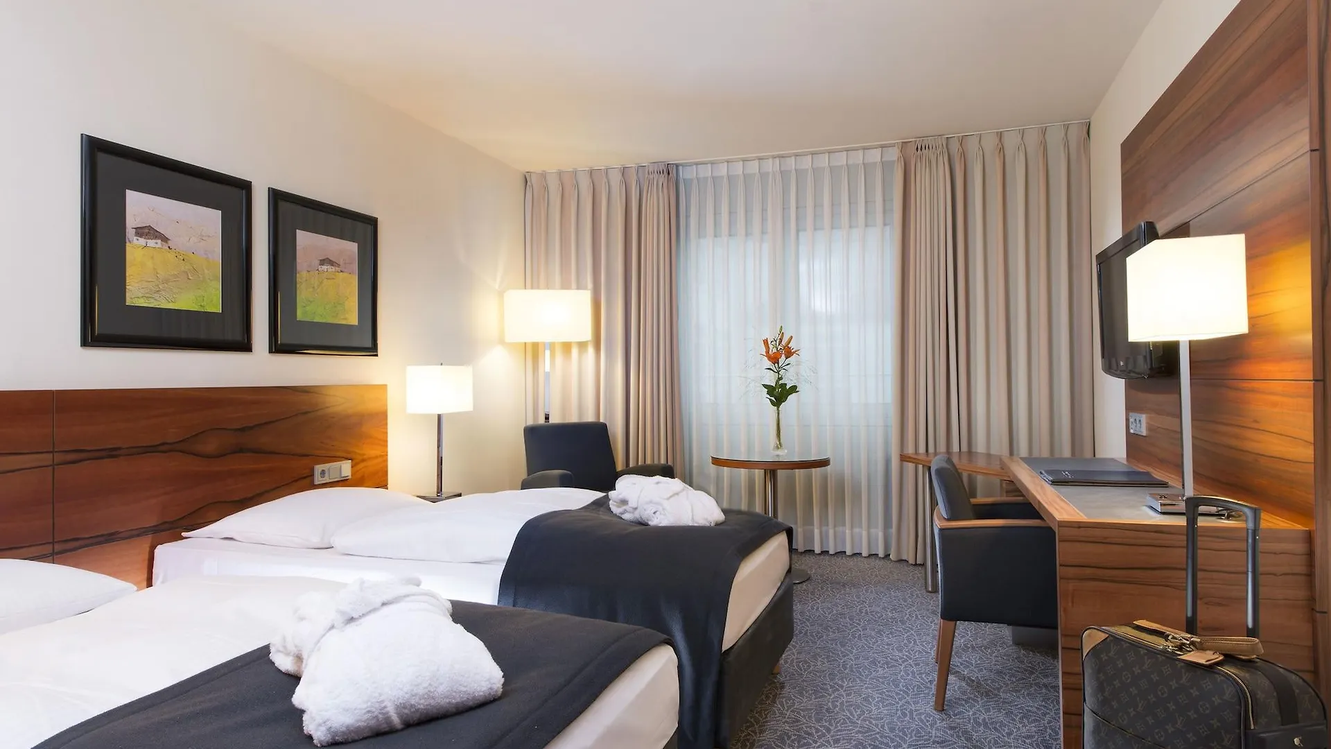 Maritim Hotel Muenchen 4*, Munich