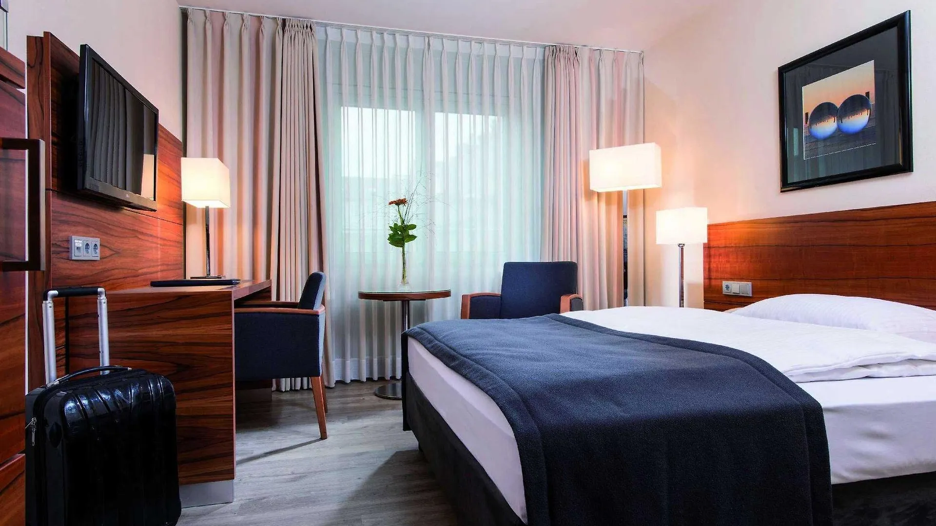 Maritim Hotel Muenchen 4*, München Németország