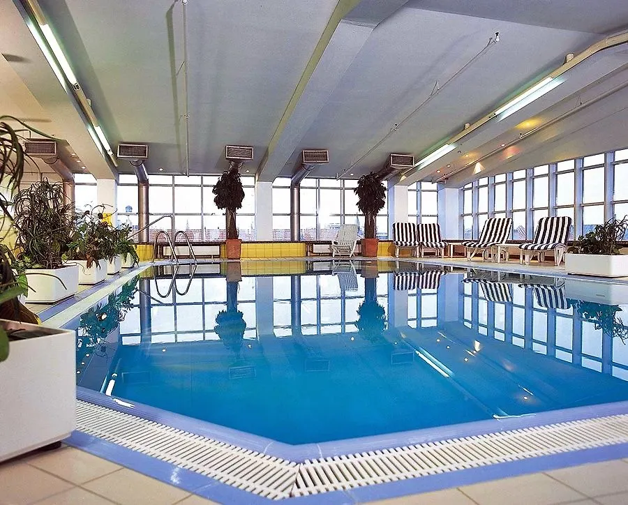 Maritim Hotel Muenchen 4*, München